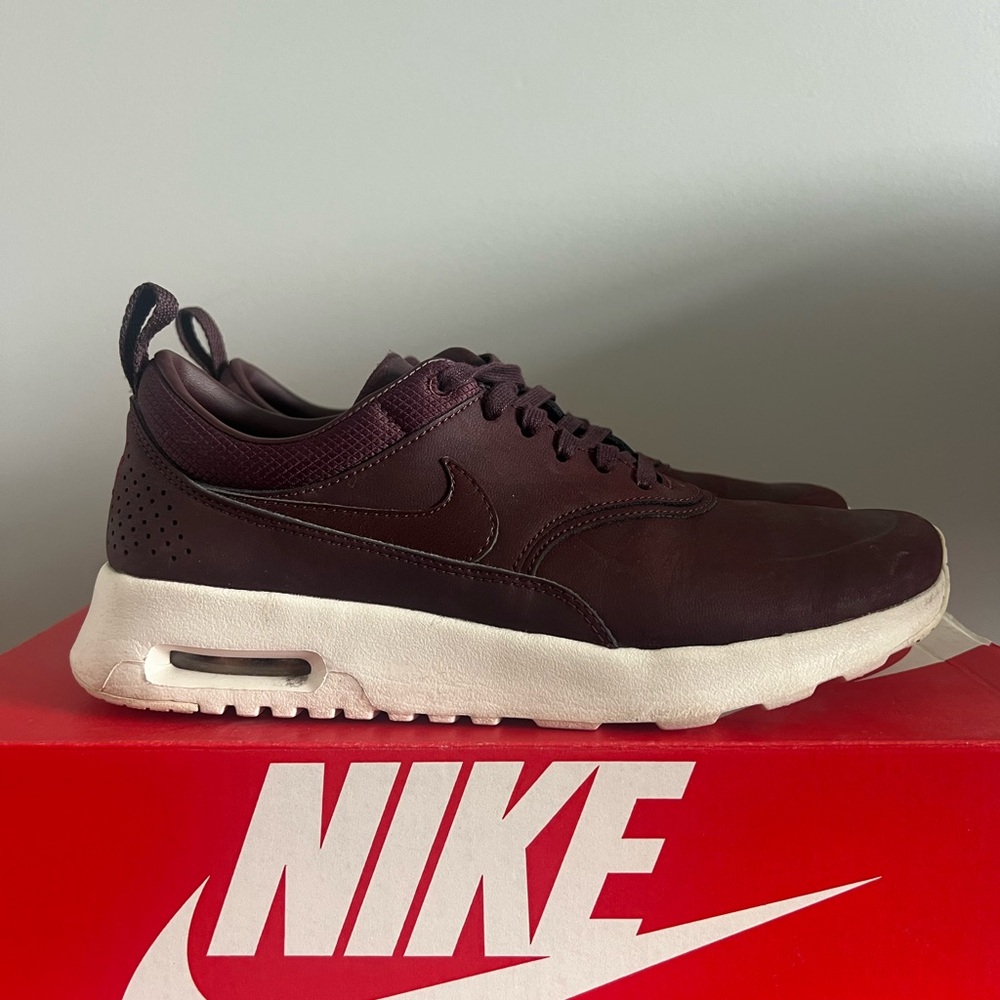 Women’s air max Thea - size 7 
616723-200